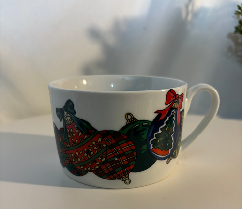 Holiday Elegance collection - Multicolor Christmas Ornaments Cups and Saucers (set of 4 cups and saucers)