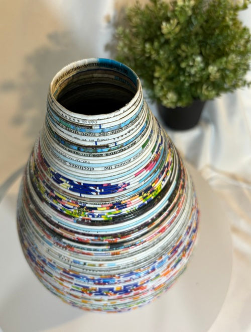 Paper Art Rolled Magazine Paper Tramp Style Abstract Vase