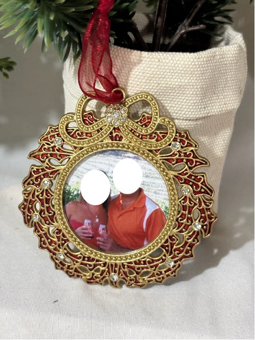 Gold metal and Rubies Ornament Wreath picture frame
